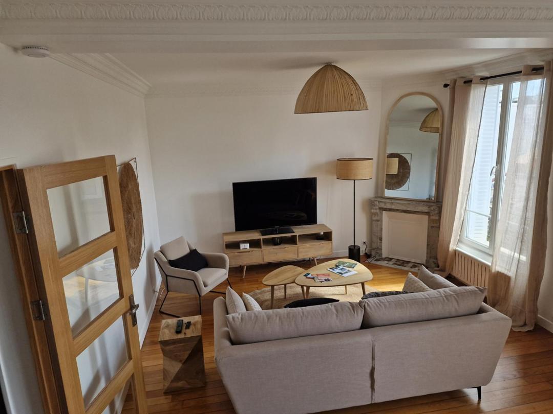 Apartment Grand 2 Pieces *